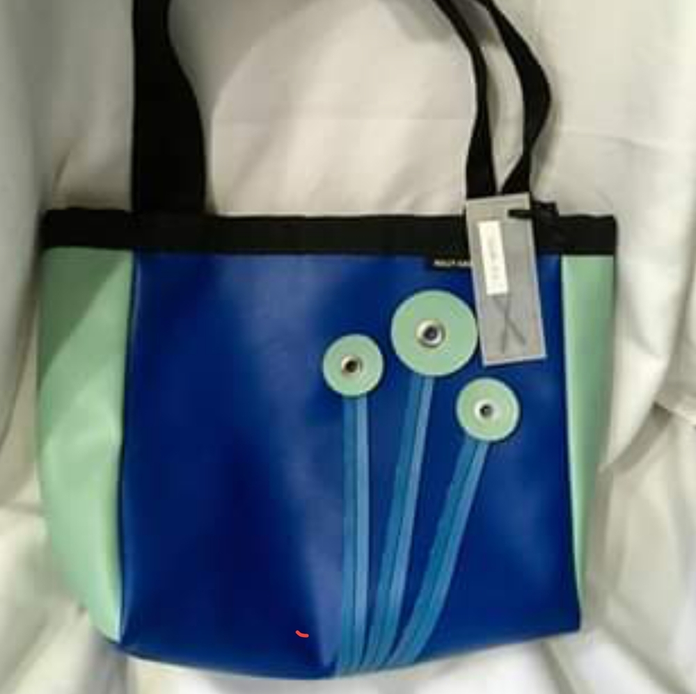 Blue flower purse by Holly Aiken